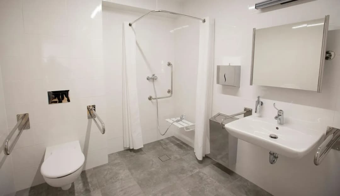 Łazienka dla niepełnosprawnych: ergonomiczne urządzanie. Porady